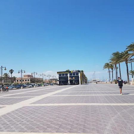 Reina Playa Apartment Valencia Bagian luar foto