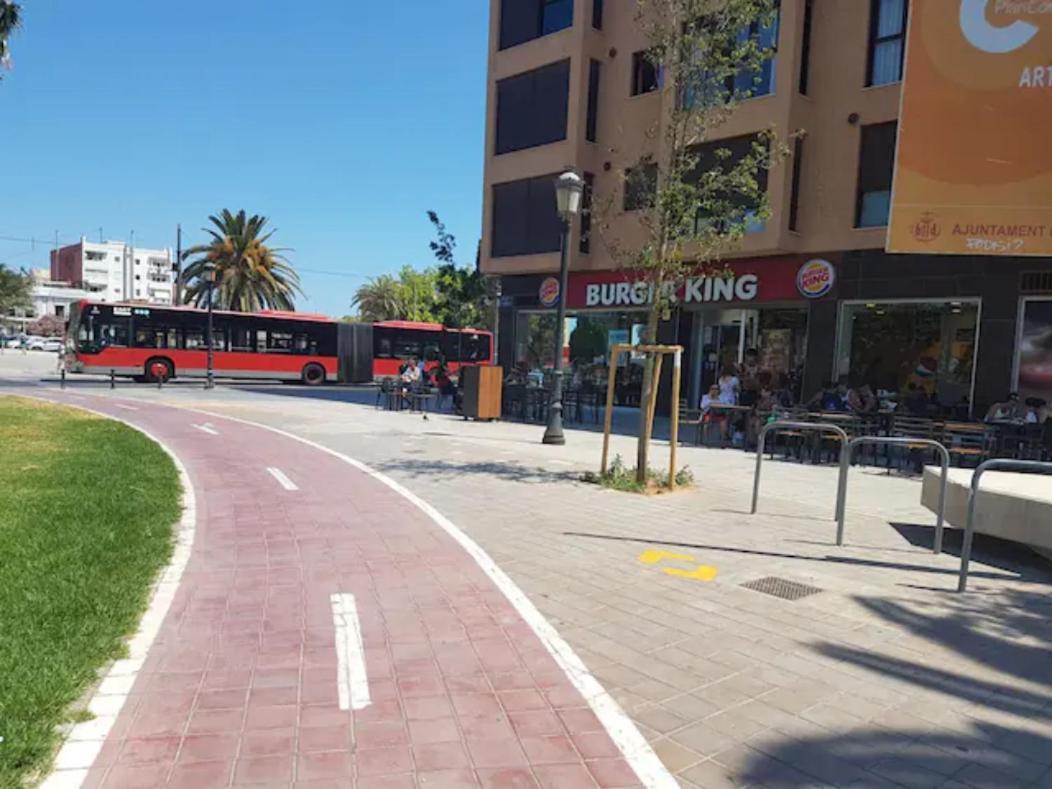 Reina Playa Apartment Valencia Bagian luar foto