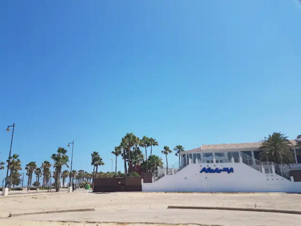 Reina Playa Apartment Valencia Bagian luar foto